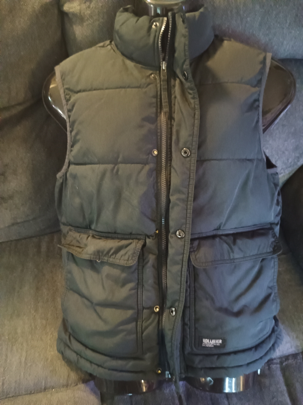 Hollister Men’s Small Ultimate Puffer Vest Black Fleece Lined Utility Pockets